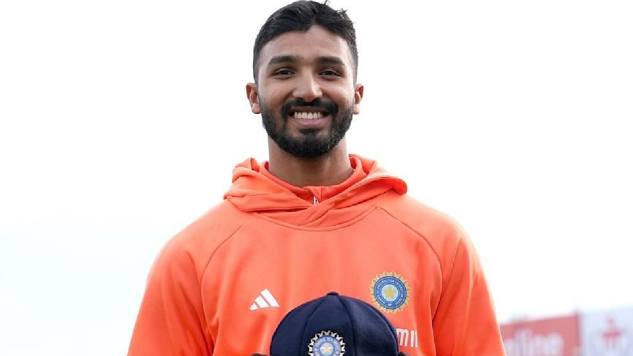 ಅರ್ಧಶತಕ ಬಾರಿಸಿ ದಿಗ್ಗಜರ ದಾಖಲೆ ಮುರಿದ ಪಡಿಕ್ಕಲ್!