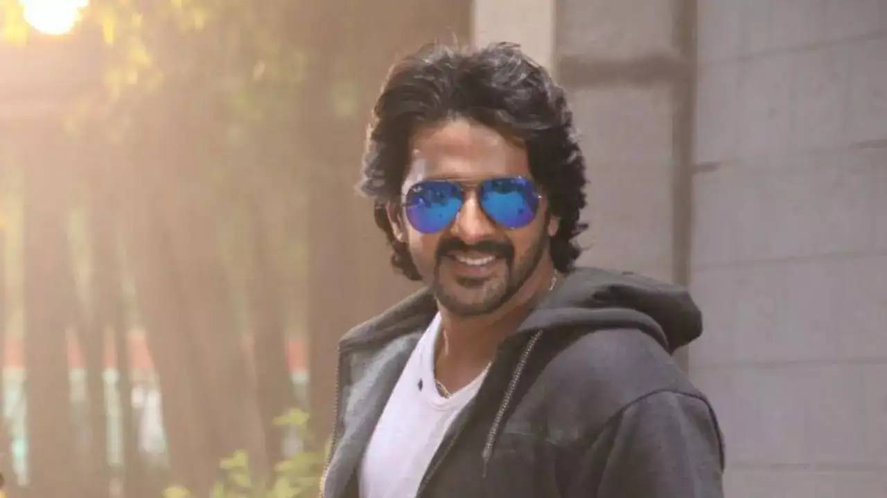 Bullet Kannada Movie: ಬಿಗ್ಬಾಸ್ನಿಂದ ಹೊರಬಂದ ಮೇಲೆ ಸಿಕ್ಕಾಪಟ್ಟೆ ಬ್ಯುಸಿಯಾದ ಧರ್ಮ ಕೀರ್ತಿರಾಜ್; ಬಹುಭಾಷಾ ನಟನ ಚಿತ್ರದಲ್ಲಿ ಸಿಕ್ತು ಚಾನ್ಸ್ - Image 5