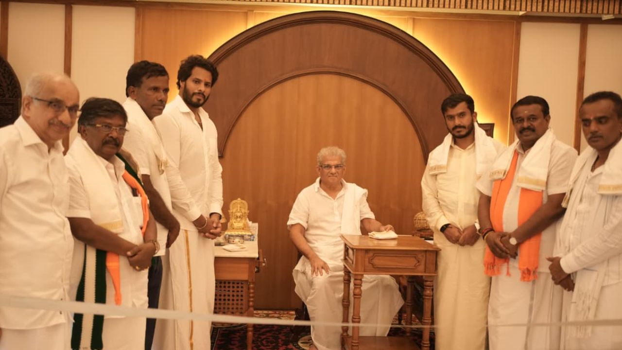 ಧರ್ಮಸ್ಥಳದಲ್ಲಿ ಡಾ.ವೀರೇಂದ್ರ ಹೆಗ್ಗಡೆ ಭೇಟಿಯಾದ ನಿಖಿಲ್ ಕುಮಾರಸ್ವಾಮಿ