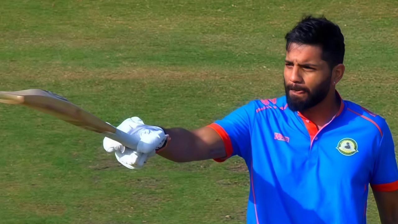 ಸತತ 5  ಶತಕ ಬಾರಿಸಿ ವಿಶೇಷ ದಾಖಲೆ ಬರೆದ ಧ್ರುವ್‌ ಶೋರೆ!