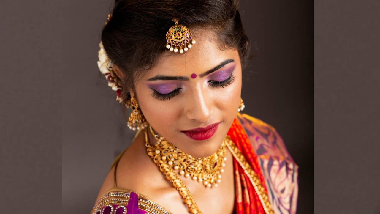 Wedding Fashion 2025: ವಧುವಿನ ಟ್ರೆಡಿಷನಲ್ ಸಿಂಗಾರಕ್ಕೆ ಜತೆಯಾಗುವ ಬಿಂದಿಗಳಿವು - Image 4