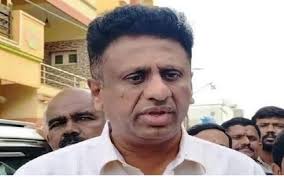 Dr M C Sudhakar: ವಿದ್ಯೆ ಕಲಿಸಿದ ಗುರು ಮತ್ತು ಜನ್ಮ ನೀಡಿದ ಪಾಲಕರನ್ನು ಎಂದಿಗೂ ಮರೆಯದಿರಿ