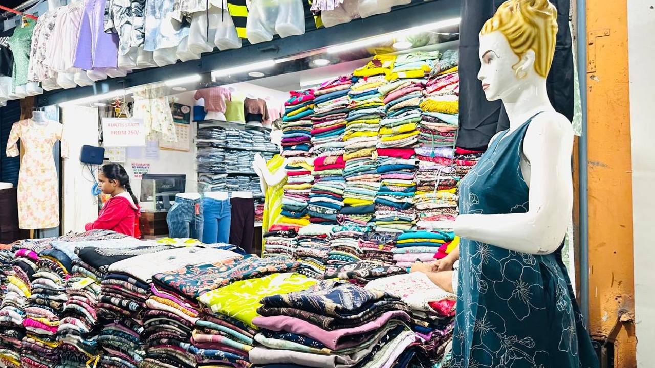 Ugadi-Ramzan Shopping 2026: ವೀಕೆಂಡ್‌ನಲ್ಲಿ ಯುಗಾದಿ-ರಂಜಾನ್ ಶಾಪಿಂಗ್ ಮೇನಿಯಾ - Image 1