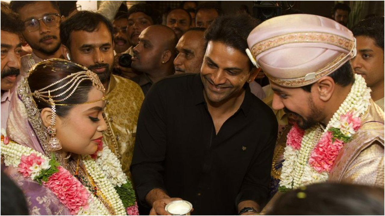 Photos: ಅರಮನೆ ಮೈದಾನದಲ್ಲಿ ʻಗತ ವೈಭವʼ ಹೀರೋ ದುಷ್ಯಂತ್ - ರಚನಾ ಕಲ್ಯಾಣ: ರಾಜಕೀಯ-ಸಿನಿ ಗಣ್ಯರ ಸಮ್ಮುಖದಲ್ಲಿ ಅದ್ದೂರಿ ಮದುವೆ - Image 5
