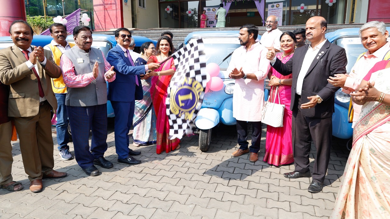 Women's Day: ಮಹಿಳಾ ದಿನದ ಹಿನ್ನೆಲೆ: ಲಯನ್ಸ್ ಡಿಸ್ಟ್ರಿಕ್ಟ್ 317ಎಫ್ ನಿಂದ ಮಹಿಳೆಯರಿಗೆ 15 ಇ-ಆಟೋ ವಿತರಣೆ