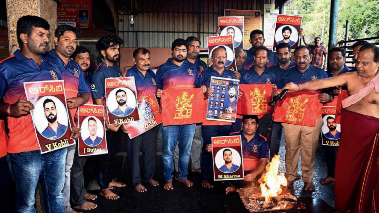 ಆರ್‌ಸಿಬಿ ಅಭಿಮಾನಿಗಳಿಂದ ದೇವಾಲಯಗಳಲ್ಲಿ ವಿಶೇಷ ಪೂಜೆ, ಪ್ರಾರ್ಥನೆ
