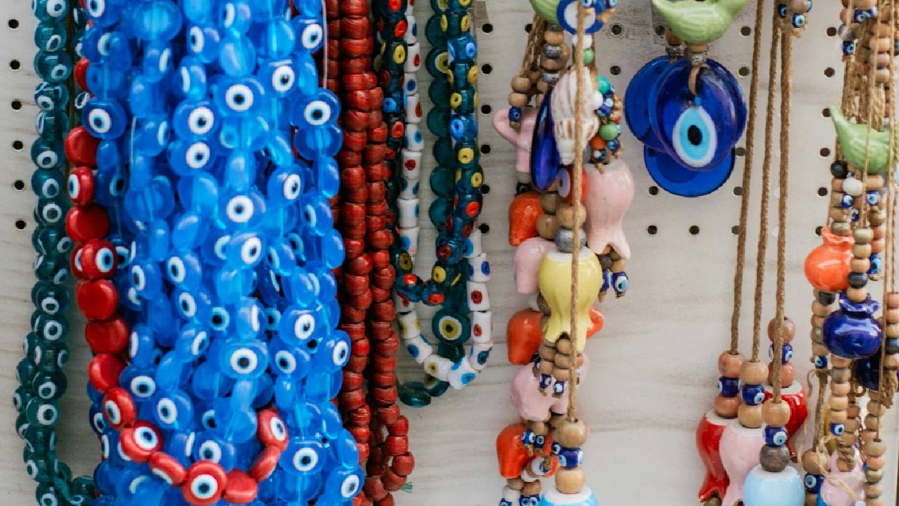 Evil Eye Accessories 2026: ಹೊಸ ವರ್ಷದ ಫ್ಯಾಷನ್‌ನಲ್ಲಿ ಹಂಗಾಮ ಎಬ್ಬಿಸಿದ ಇವಿಲ್‌ ಐ ಆಕ್ಸೆಸರೀಸ್‌ - Image 4