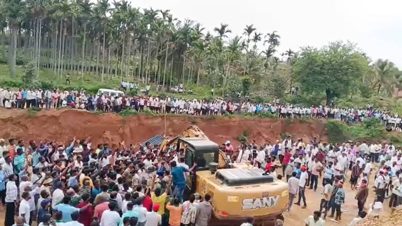 Tumkur News: ಹೇಮಾವತಿ ಲಿಂಕ್ ಕೆನಾಲ್ ವಿರುದ್ಧ ಹೋರಾಟ; ಇಬ್ಬರು ಸ್ವಾಮೀಜಿಗಳು ಸೇರಿ 11 ಮಂದಿ ವಿರುದ್ಧ ಎಫ್‌ಐಆರ್