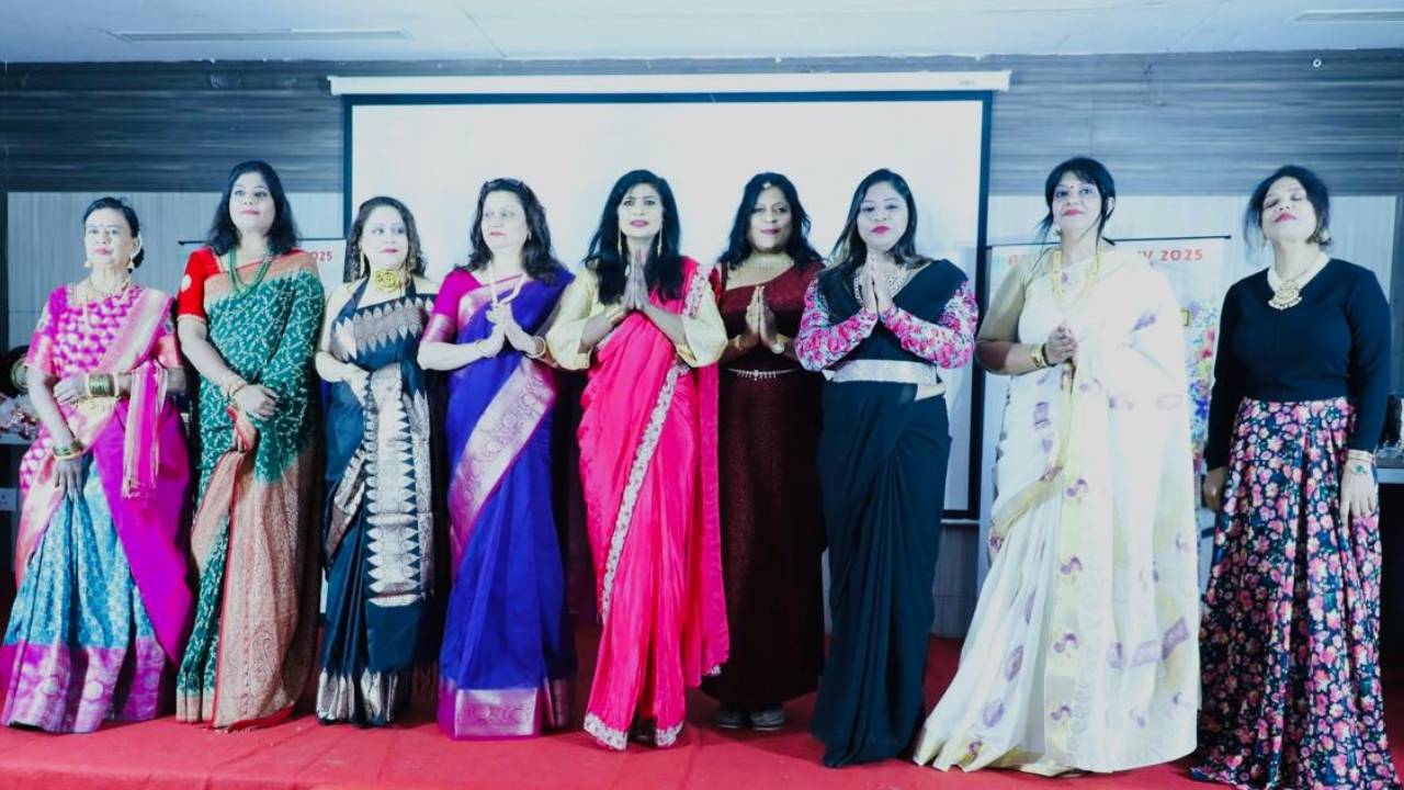 Fashion News 2025: ಆಜಾದಿ ಮಹೋತ್ಸವ್‌ನಲ್ಲಿ ರ‍್ಯಾಂಪ್‌ ವಾಕ್‌ ಮಾಡಿದ ಮಹಿಳಾಮಣಿಯರು