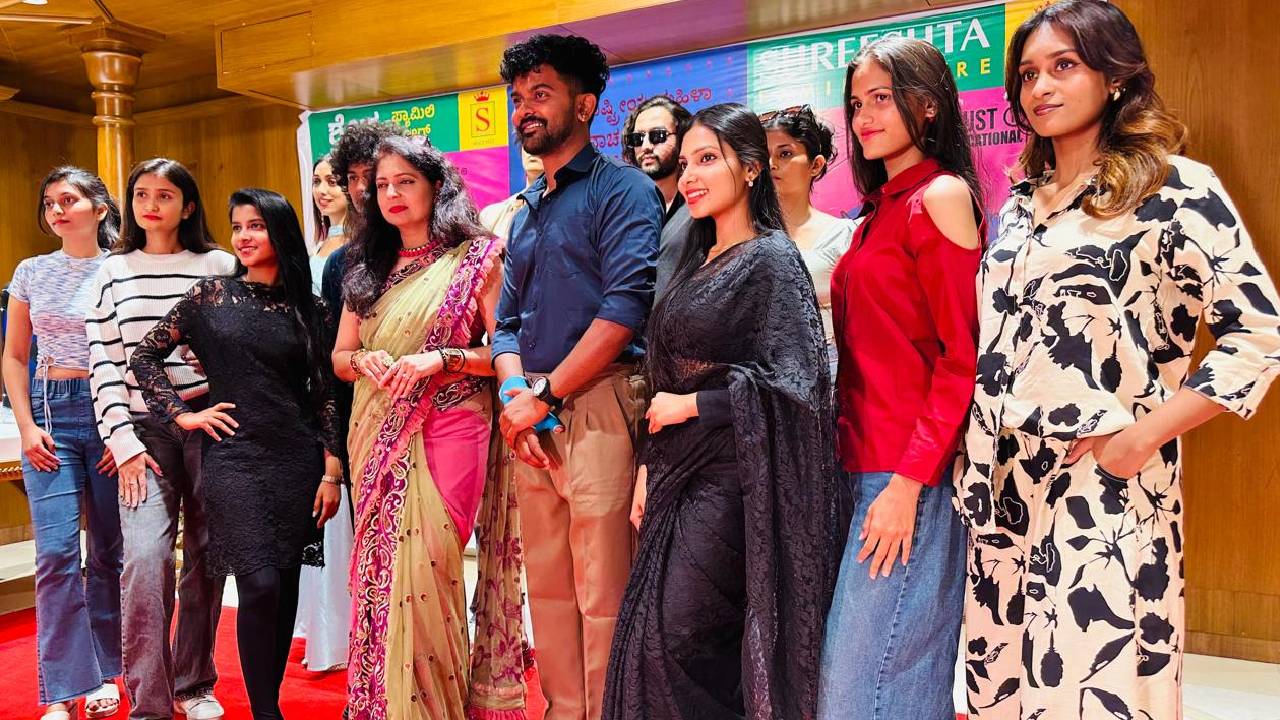 ಯುಗಾದಿ ಕ್ಯಾಲೆಂಡರ್‌ಗಾಗಿ ಮಾಡೆಲ್‌ಗಳ ರ‍್ಯಾಂಪ್‌ ವಾಕ್‌