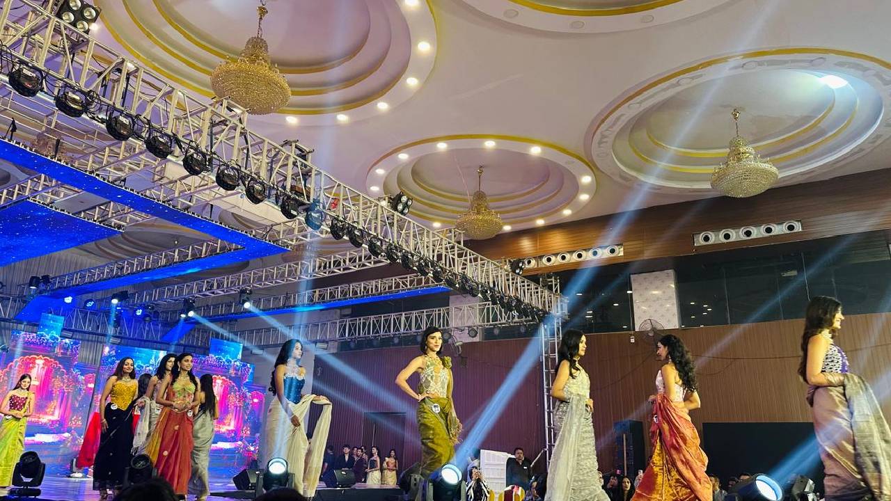 Fashion Ramp Show Trend: ಫ್ಯಾಷನ್ ರ್ಯಾಂಪ್ ಶೋಗಳಲ್ಲಿ ಟ್ರೆಂಡಿಯಾಯ್ತು ವಾಕ್, ಡಾನ್ಸ್ ಕಾನ್ಸೆಪ್ಟ್ - Image 2