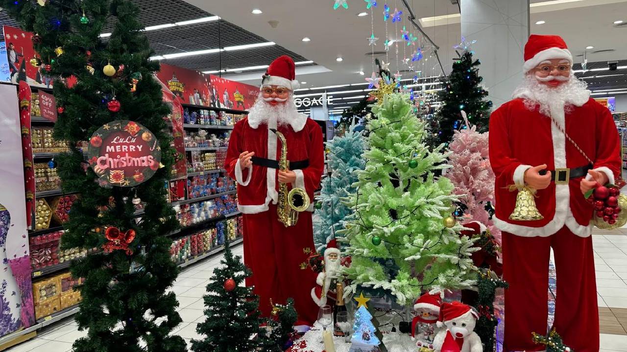 Christmas Shopping 2025: ವೀಕೆಂಡ್‌ನಲ್ಲಿ ಶುರುವಾಯ್ತು ಕ್ರಿಸ್‌ಮಸ್‌ ಶಾಪಿಂಗ್‌ - Image 4