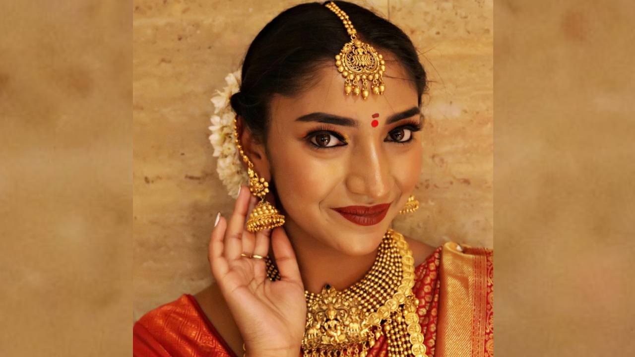 Festive Makeup Ideas 2025: ಗೌರಿ ಹಬ್ಬದ ಅತ್ಯಾಕರ್ಷಕ ಮೇಕಪ್‌ಗೆ ಇಲ್ಲಿದೆ 5 ಸಿಂಪಲ್ ಐಡಿಯಾ - Image 5