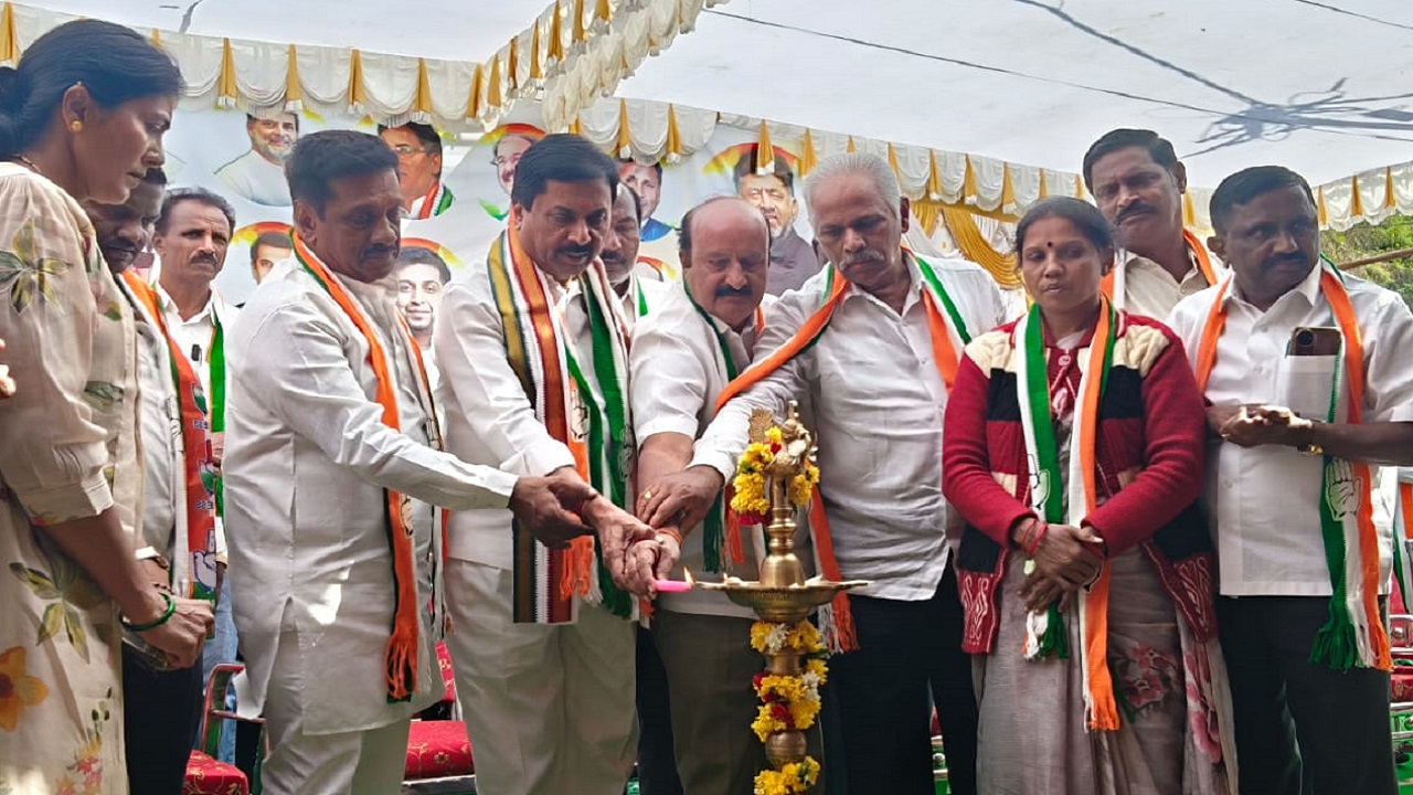 Gauribidanur News: ಡಿ.ಪಾಳ್ಯ ಹೋಬಳಿ ಕಾಂಗ್ರೆಸ್ ಕಾರ್ಯಕರ್ತರ ಸಭೆ