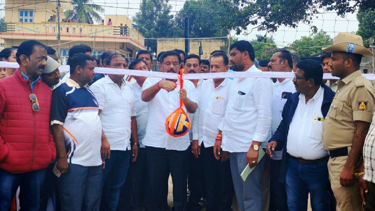 ಯುವಜನತೆ ಹೆಚ್ಚು ಕ್ರೀಡೆಗಳಲ್ಲಿ ಭಾಗವಹಿಸುವಂತೆ ಶಾಸಕ ಸುಬ್ಬಾರೆಡ್ಡಿ ಕರೆ