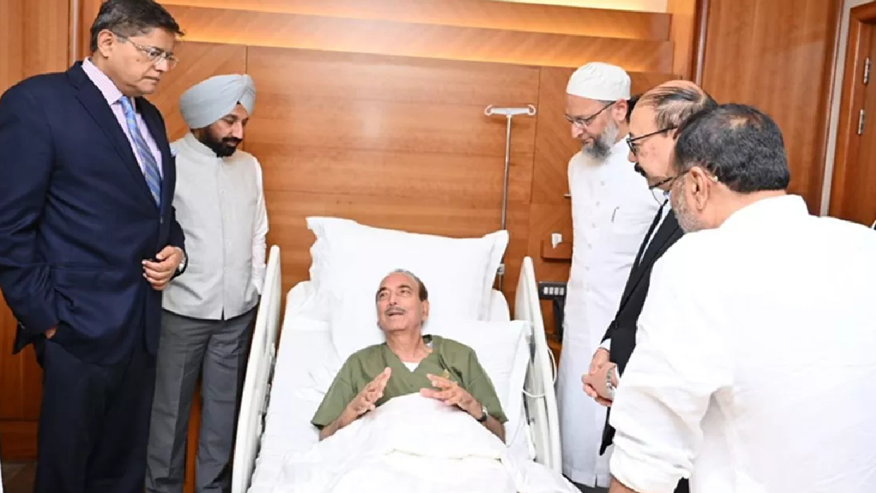 ಕುವೈತ್ನಲ್ಲಿ ಮಾಜಿ ಸಿಎಂ ಗುಲಾಂ ನಬಿ ಆಜಾದ್ ಆಸ್ಪತ್ರೆಗೆ ದಾಖಲು