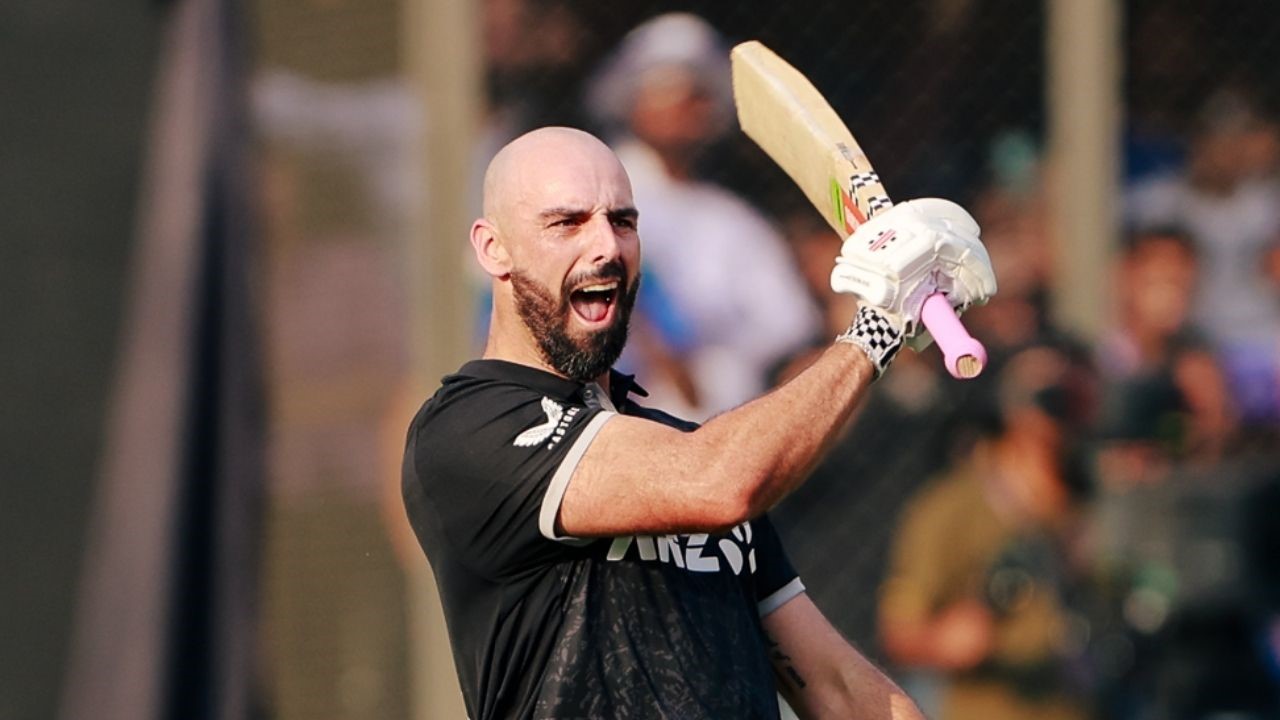 ಭಾರತದ ವಿರುದ್ಧ ಶತಕ ಬಾರಿಸಿ ವಿಶೇಷ ದಾಖಲೆ ಬರೆದ ಡ್ಯಾರಿಲ್‌ ಮಿಚೆಲ್!