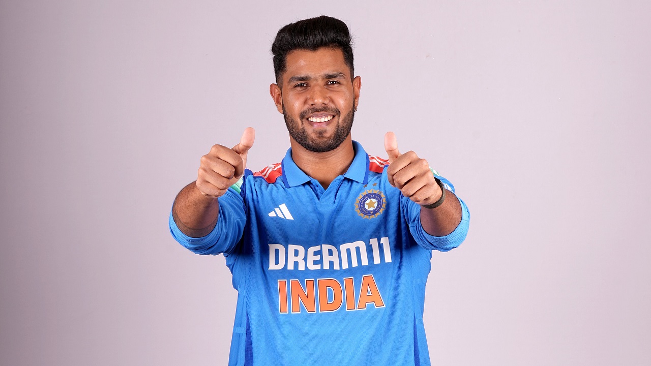 ಏಕದಿನ ಪದಾರ್ಪಣೆ ಪಂದ್ಯದಲ್ಲಿಯೇ ಅನಗತ್ಯ ದಾಖಲೆ ಹೆಗಲೇರಿಸಿಕೊಂಡ ಹರ್ಷಿತ್ ರಾಣಾ!