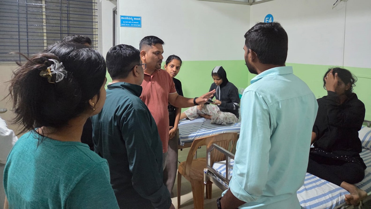 Food Poison: ಹಾವೇರಿ: ಹಾಸ್ಟೆಲ್ ಊಟ ಸೇವಿಸಿ ವಿದ್ಯಾರ್ಥಿನಿಯರು ಅಸ್ವಸ್ಥ