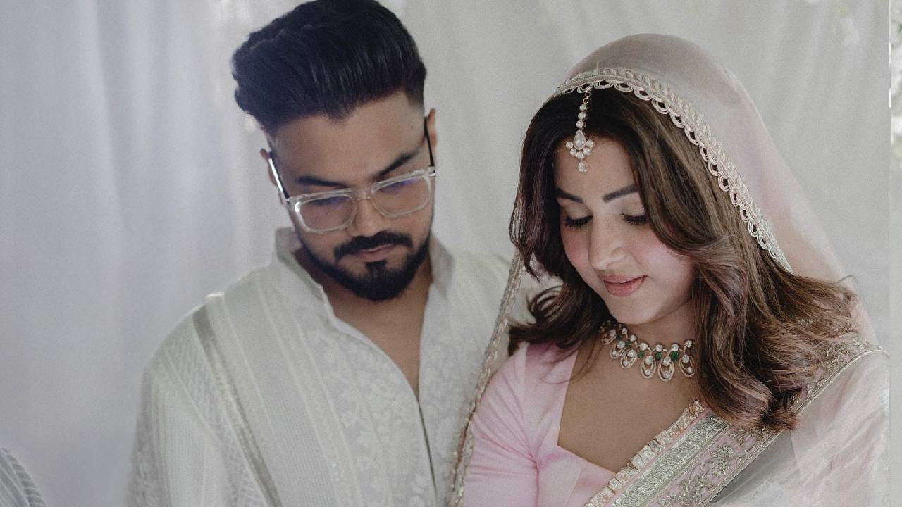 Hina Khan: ಗೆಳೆಯ ರಾಕಿ ಜೈಸ್ವಾಲ್ ಕೈ ಹಿಡಿದ ಹಿನಾ ಖಾನ್; ವೆಡ್ಡಿಂಗ್ ಫೋಟೊ ಇಲ್ಲಿದೆ - Image 3