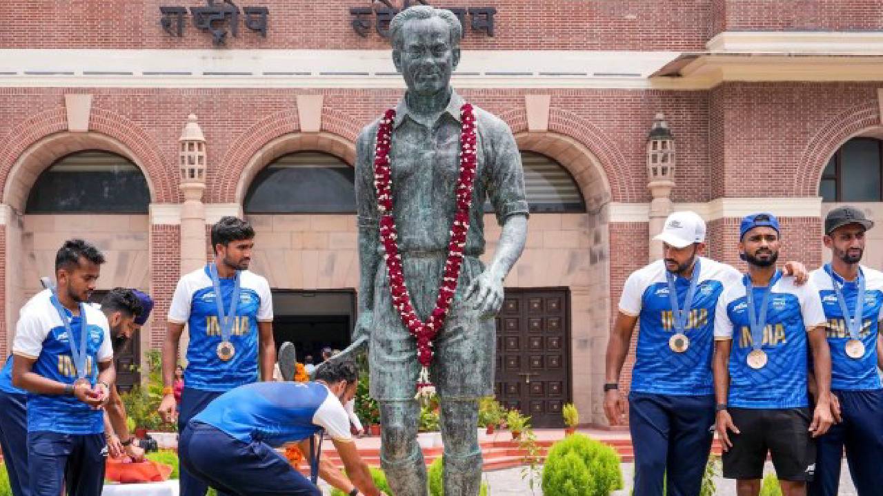 ಹಾಕಿ ದಂತಕಥೆ ಧ್ಯಾನ್ ಚಂದ್ರ 10 ವಿಶಿಷ್ಟ ಸಂಗತಿಗಳು ಇಲ್ಲಿವೆ