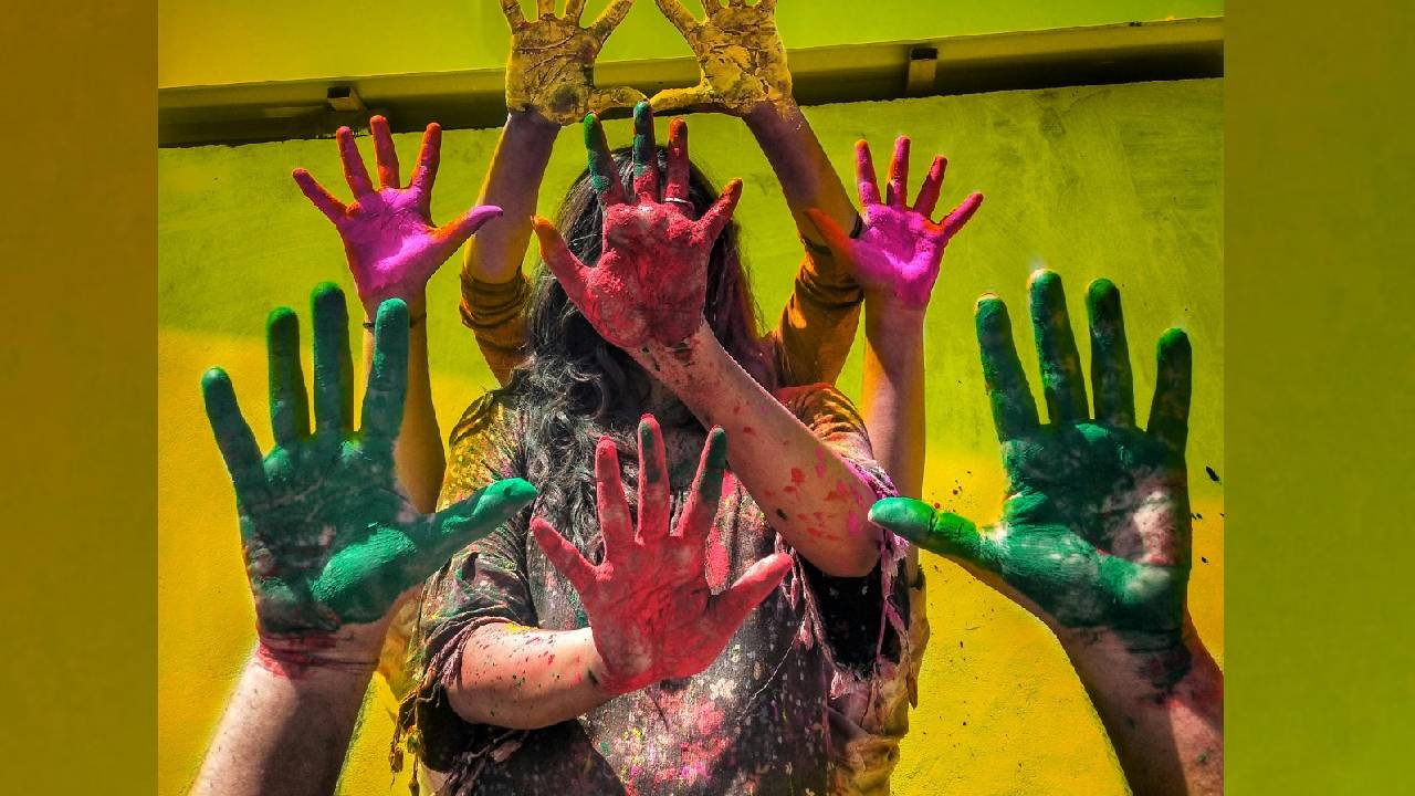 Holi Fashion 2026: ಹೋಳಿ ಸೆಲೆಬ್ರೇಷನ್‌ಗೆ ಸಾಥ್‌ ನೀಡಲು ಬಂದ ಔಟ್‌ಫಿಟ್ಸ್ - Image 3