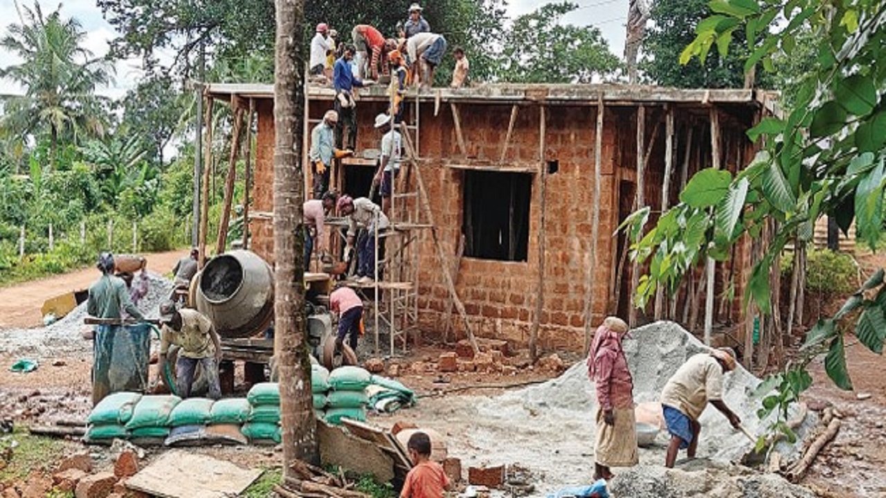 ಕೊರಗ ಕುಟುಂಬಗಳಿಗೆ ನೂರು ಸೂರು !