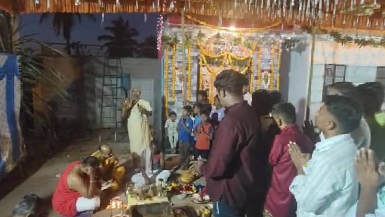 ಹುಬ್ಬಳ್ಳಿ ಗ್ಯಾಸ್ ಸಿಲಿಂಡರ್ ಸ್ಫೋಟ ಪ್ರಕರಣ; ಮೃತರ ಆತ್ಮಕ್ಕೆ ಶಾಂತಿ ಕೋರಿ ಸಾಮೂಹಿಕ ಹೋಮ