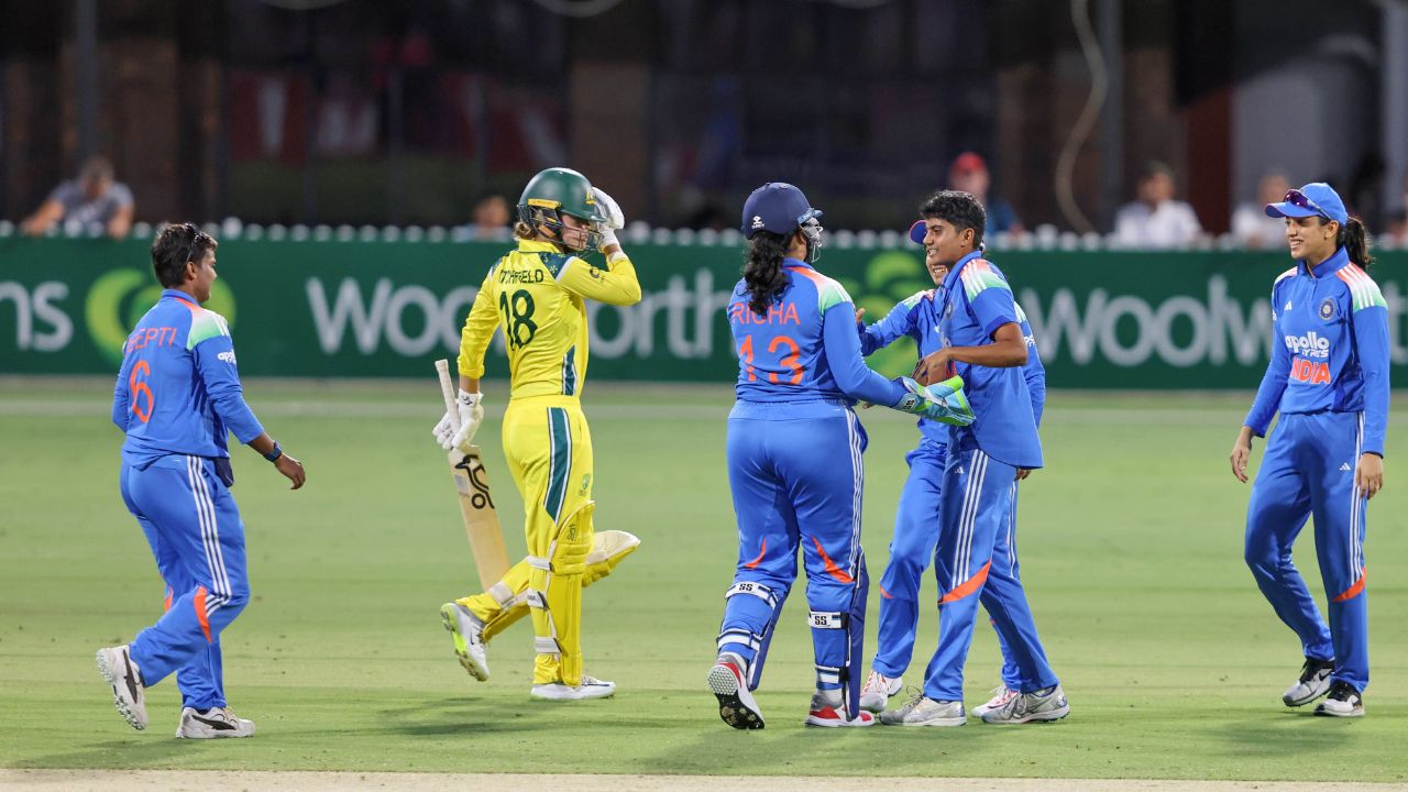 ಆಸೀಸ್‌ ಎದುರು ಭಾರತ ವನಿತೆಯರಿಗೆ ಹೀನಾಯ ಸೋಲು!