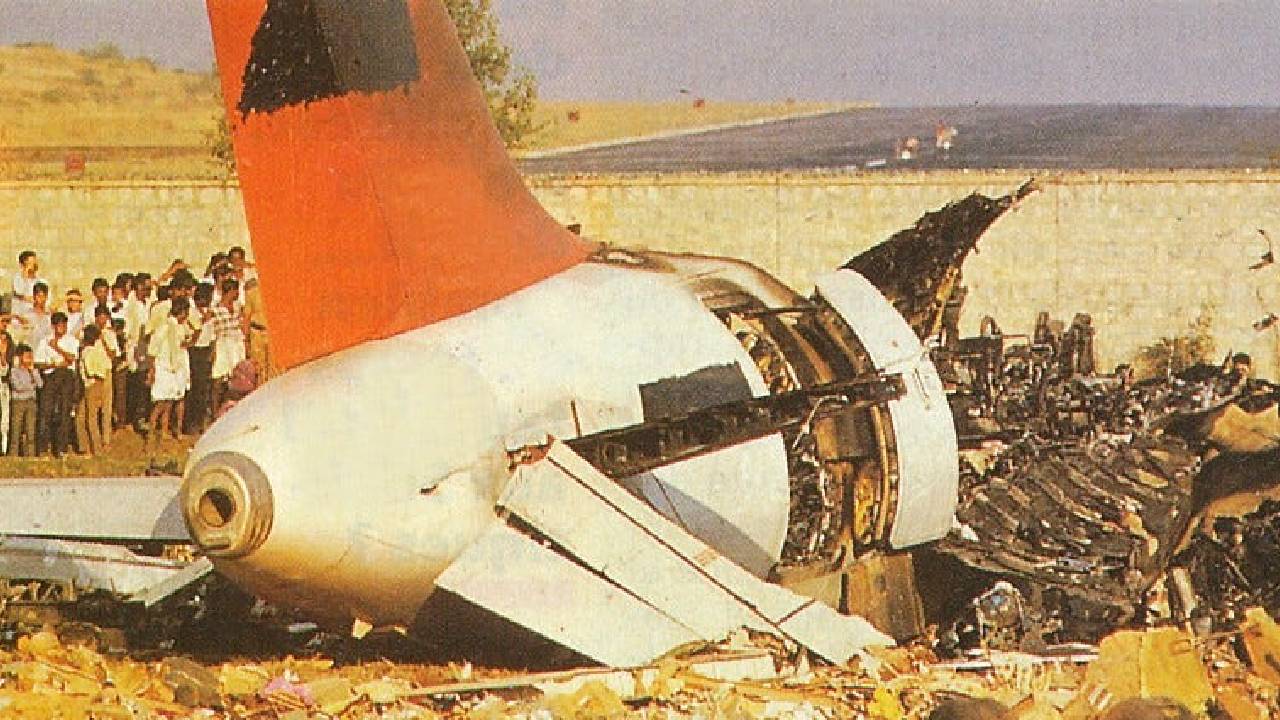 India’s Deadliest Plane Crashes: ಭಾರತ ಇತಿಹಾಸದಲ್ಲಿ ದಾಖಲಾದ ಅತಿ ದೊಡ್ಡ ವಿಮಾನ ದುರಂತಗಳಿವು - Image 5