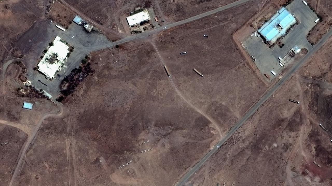 Israel-Iran Conflict: ಇಸ್ರೇಲ್ ಕ್ಷಿಪಣಿಗಳ ಅಬ್ಬರಕ್ಕೆ ಇರಾನ್ ಪರಮಾಣು ಕ್ಷೇತ್ರ ಸಂಪೂರ್ಣ ನಾಶ; ಸ್ಯಾಟ್ಲೈಟ್ ಫೋಟೋ ವೈರಲ್ - Image 5