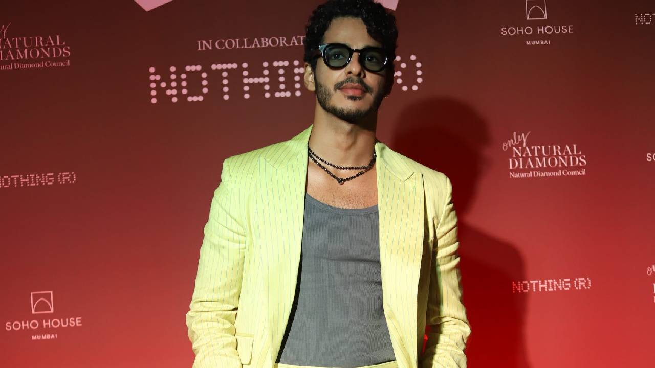 Dirty Magazine’s Event: ಡರ್ಟಿ ಮ್ಯಾಗಜೀನ್ ಇವೆಂಟ್ ಗೆ ಗ್ರ್ಯಾಂಡ್ ಆಗಿ ಎಂಟ್ರಿ ಕೊಟ್ಟ ಬಾಲಿವುಡ್ ಸೆಲೆಬ್ರಿಟಿಗಳು! - Image 1