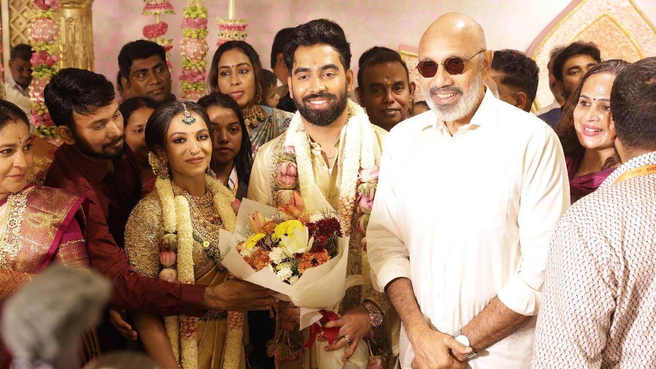Ishari Ganesh Daughter's Wedding: ತಮಿಳು ನಿರ್ಮಾಪಕ ಇಶಾರಿ ಗಣೇಶ್ ಪುತ್ರಿ ವಿವಾಹ ಸಂಭ್ರಮ: ರಜನೀಕಾಂತ್- ಕಮಲ್ ಹಾಸನ್ ಭಾಗಿ - Image 4