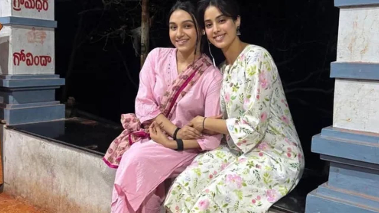 ತಿರುಪತಿಯಲ್ಲಿ ಬರಿಗಾಲಲ್ಲಿ 3550 ಮೆಟ್ಟಿಲು ಹತ್ತಿದ ಜಾನ್ವಿ ಕಪೂರ್!