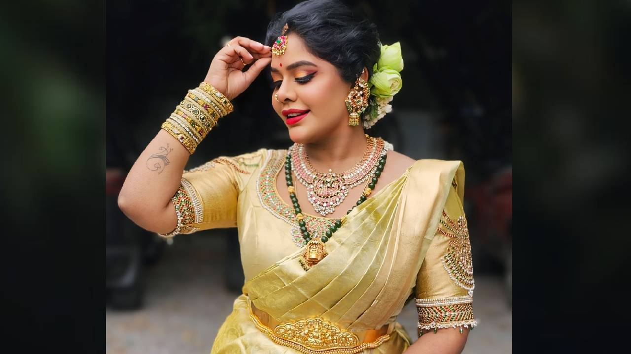 Jewel Blouse Trend 2025: ವರಮಹಾಲಕ್ಷ್ಮಿ ಹಬ್ಬಕ್ಕೆ ಟ್ರೆಂಡಿಯಾದ ಜ್ಯುವೆಲ್ ಬ್ಲೌಸ್ - Image 3
