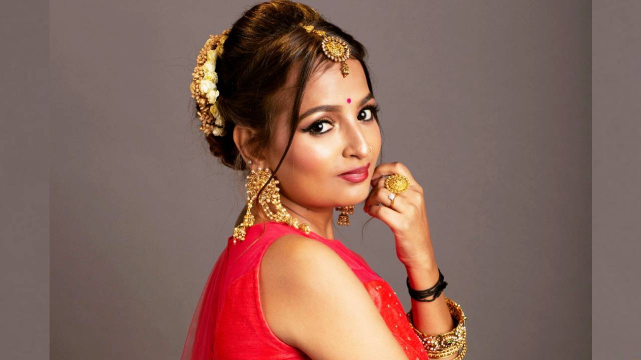 Jewel Fashion 2025: ಎಥ್ನಿಕ್ ಆಭರಣಗಳ ಲಿಸ್ಟ್ಗೆ ಸೇರಿದ ಮಲ್ಟಿಪಲ್ ಜುಮಕಿ ಫ್ಯಾಷನ್ - Image 5