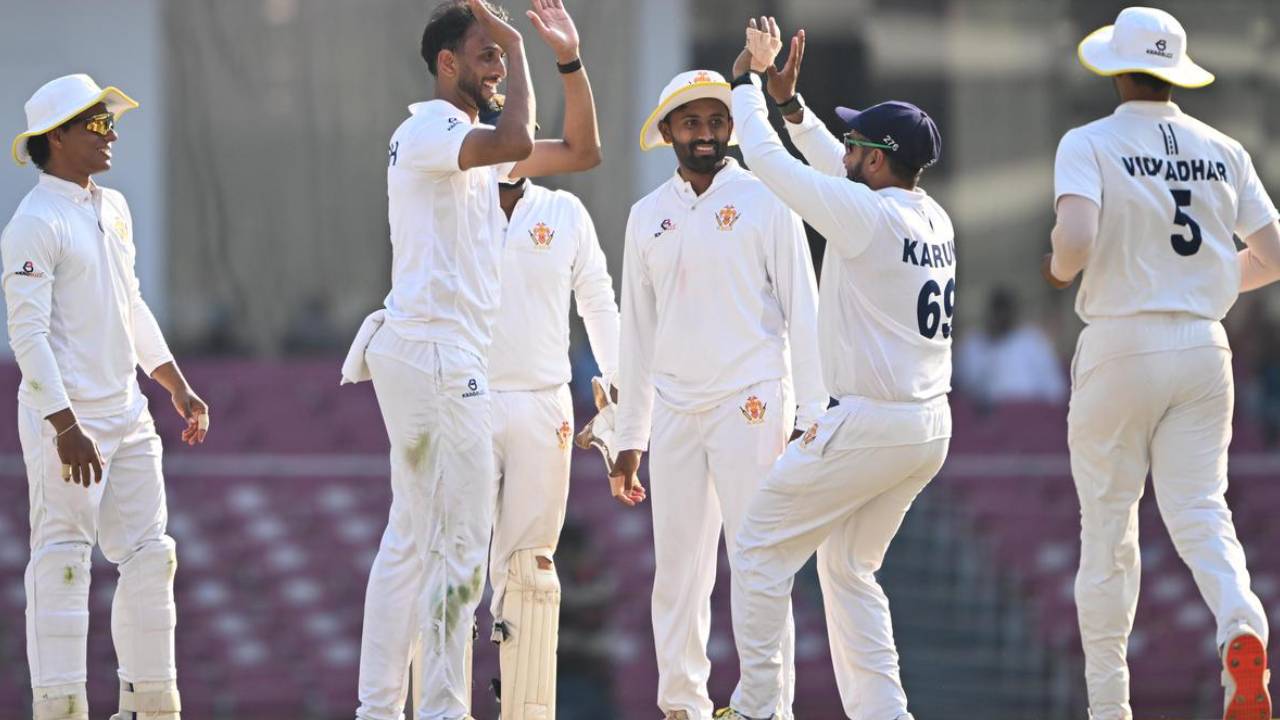 ಹುಬ್ಬಳ್ಳಿಯಲ್ಲಿ ಕರ್ನಾಟಕ vs ಜಮ್ಮು-ಕಾಶ್ಮೀರ ರಣಜಿ ಫೈನಲ್