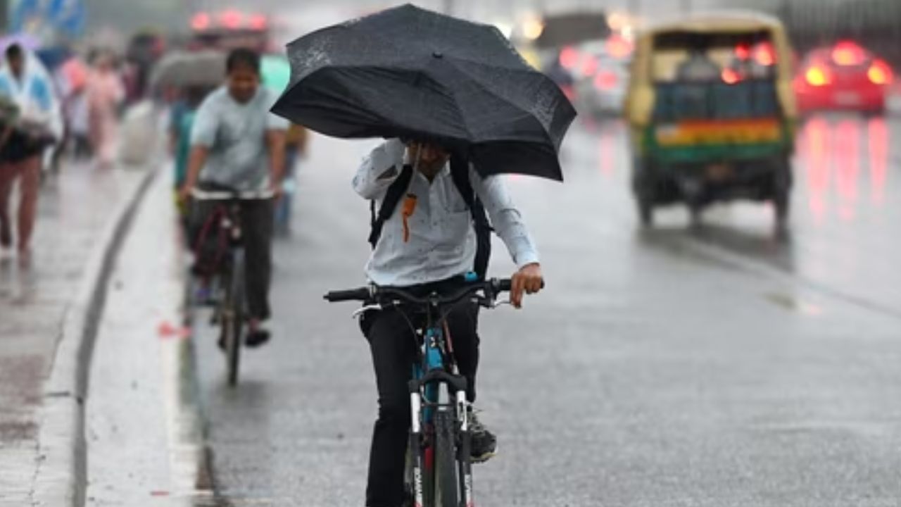 Karnataka Weather: ಇಂದು ರಾಜ್ಯದ ಈ ಜಿಲ್ಲೆಗಳಲ್ಲಿ ಬಿರುಗಾಳಿ ಸಹಿತ ಮಳೆ ನಿರೀಕ್ಷೆ; ಸಮುದ್ರಕ್ಕಿಳಿಯದಂತೆ ಮೀನುಗಾರರಿಗೆ ಎಚ್ಚರಿಕೆ!