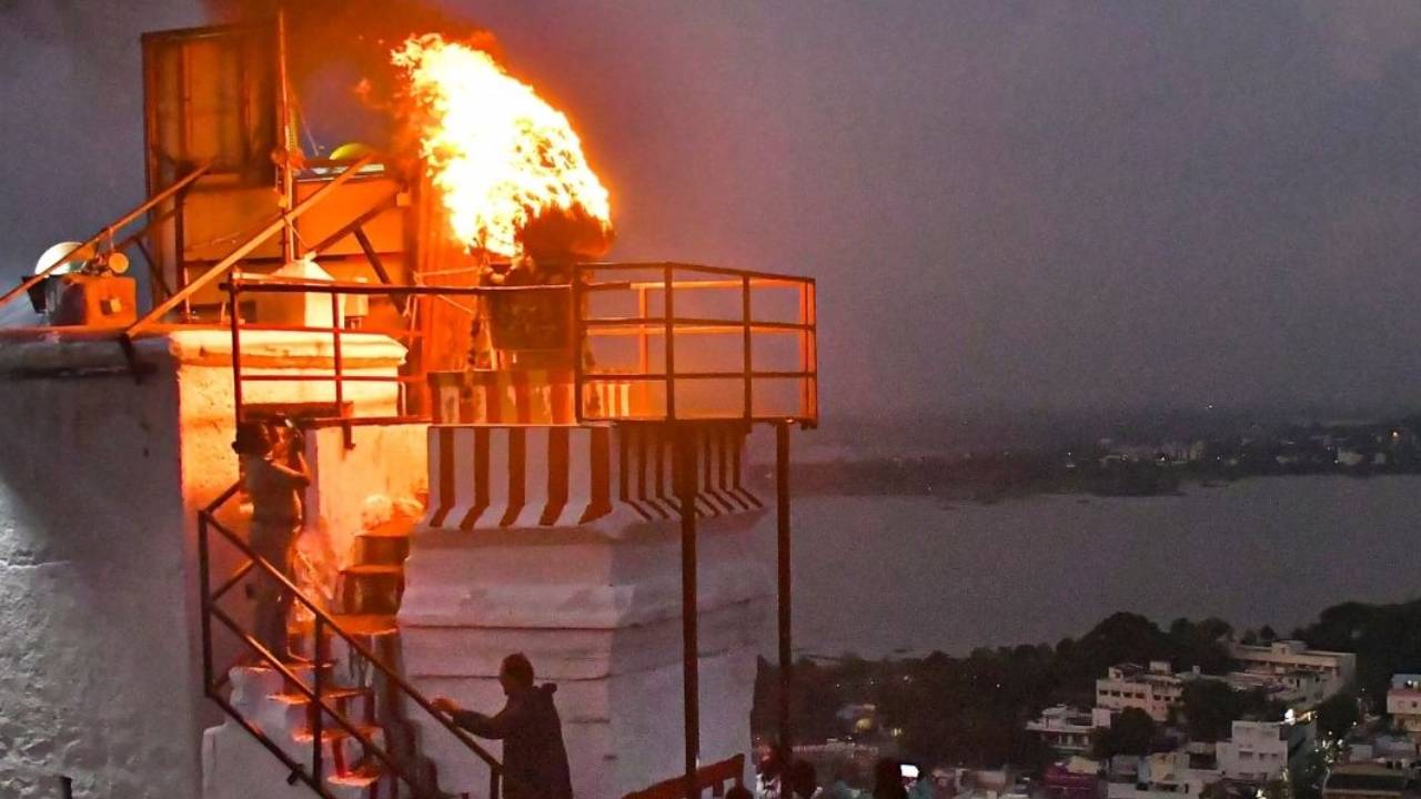 ಕಾರ್ತಿಕ ದೀಪ ಬೆಳಗಲು ಮದ್ರಾಸ್ ಹೈಕೋರ್ಟ್ ಆದೇಶ