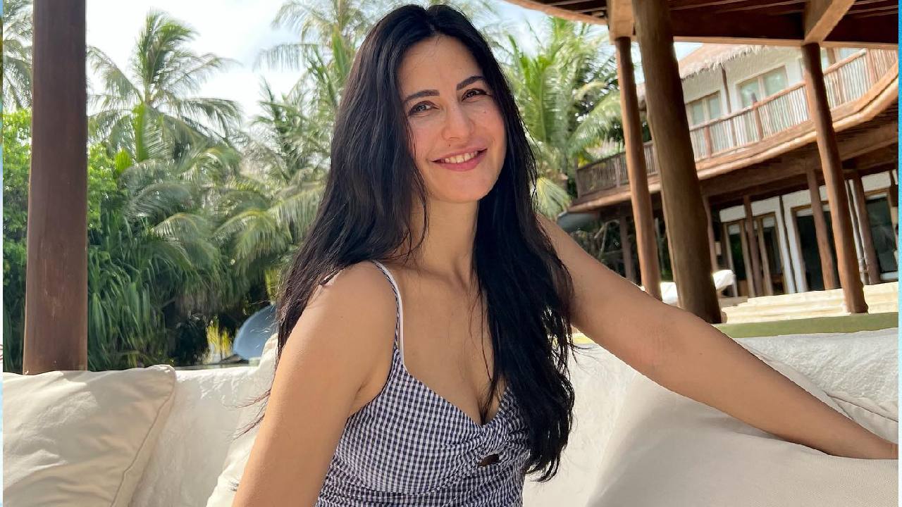 Katrina Kaif: ಮಾಲ್ಡೀವ್ಸ್ನಲ್ಲಿ ಸಖತ್ ಎಂಜಾಯ್ ಮಾಡಿದ್ದ ನಟಿ ಕತ್ರಿನಾ ಕೈಫ್; ಬೋಲ್ಡ್ ಫೋಟೊ ಮತ್ತೆ ವೈರಲ್ - Image 2