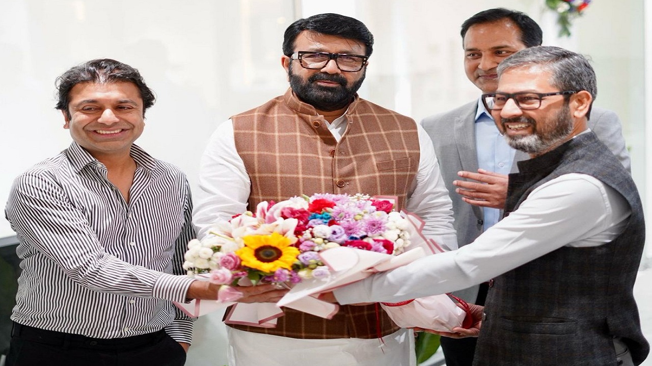ನಂಬರ್ 1 ಟೈಲ್ಸ್ ಫ್ಯಾಕ್ಟರಿಯಾಗಿದ್ದು, 12 ಫ್ಯಾಕ್ಟರಿ ಹೊಂದಿದ್ದೇವೆ