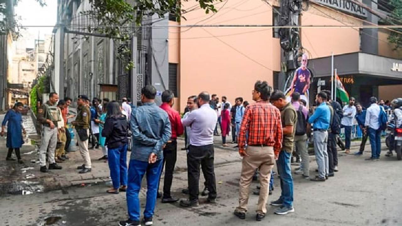 ಪ್ರಬಲ ಭೂಕಂಪಕ್ಕ ಆರು ಜನ ಬಲಿ