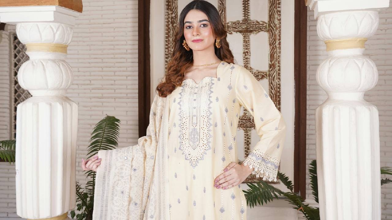 Republic Day Fashion 2026: ಗಣರಾಜ್ಯೋತ್ಸವದ ಸೆಲೆಬ್ರೇಷನ್‌ಗೆ ಬಂತು ದೇಸಿ ಫ್ಯಾಷನ್‌ವೇರ್ಸ್ - Image 5