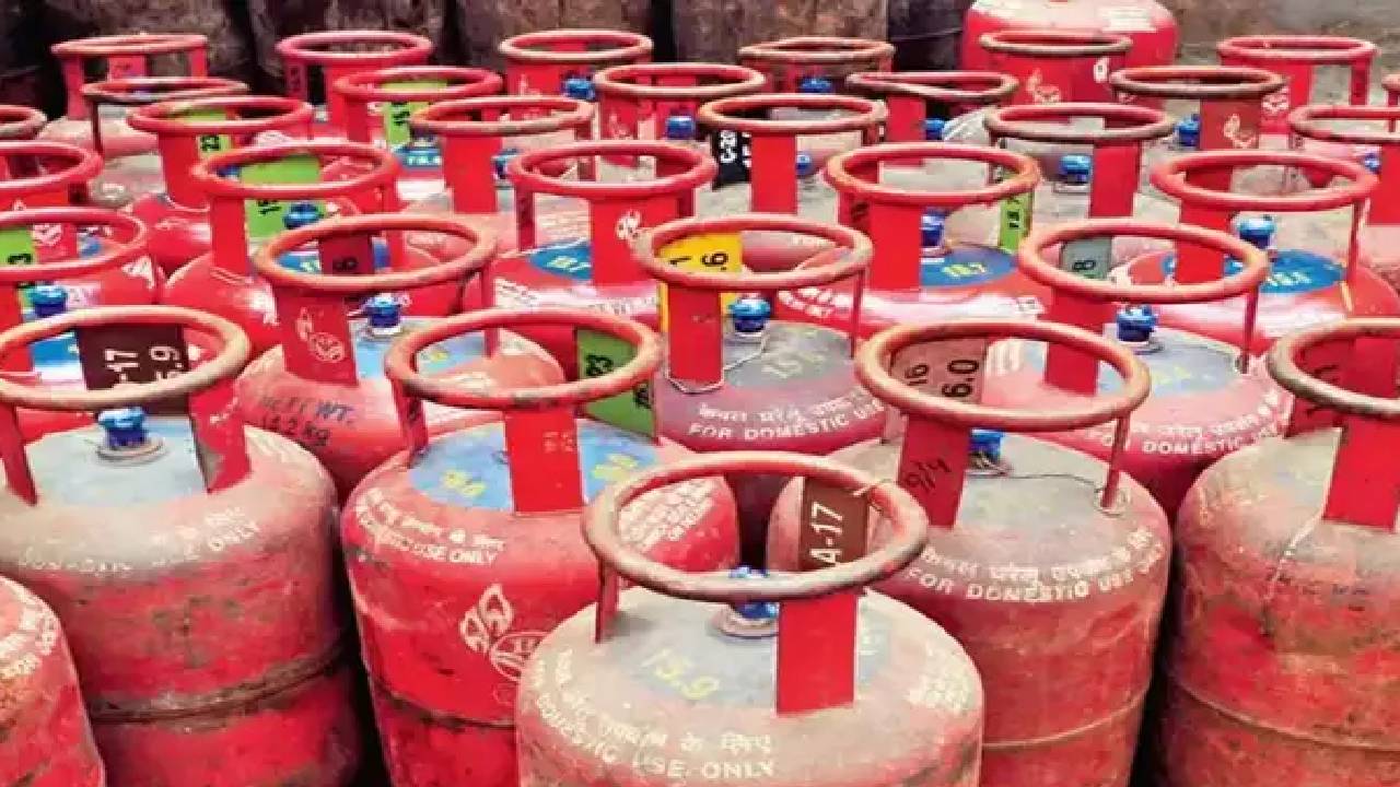 ಉಜ್ವಲ ಯೋಜನೆಗೆ 12 ಸಾವಿರ ಕೋಟಿ ರೂ;ಗೃಹಬಳಕೆ LPG ಸಿಲಿಂಡರ್ಗೆ 300 ರೂ.