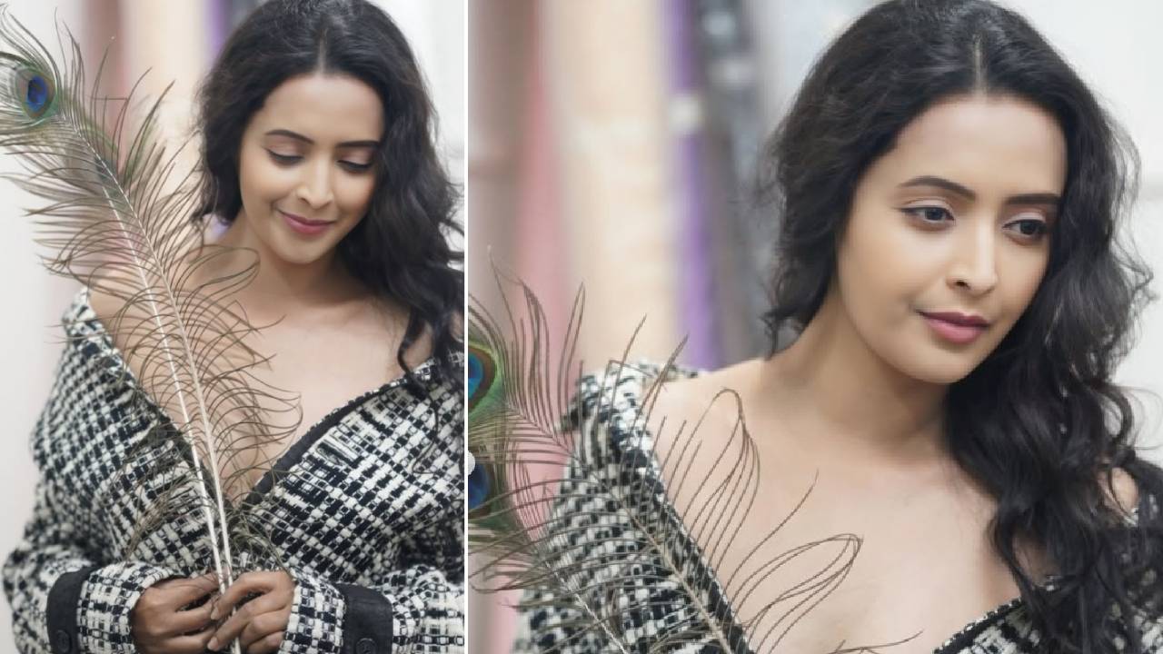 Star Fashion Review 2026: ಟ್ವೀಡ್‌ ಜಾಕೆಟ್‌ನಲ್ಲಿ ಚಿತ್ರ ಖ್ಯಾತಿಯ ನಟಿ ರೇಖಾ ಹಾಟ್‌ ಲುಕ್‌ - Image 3