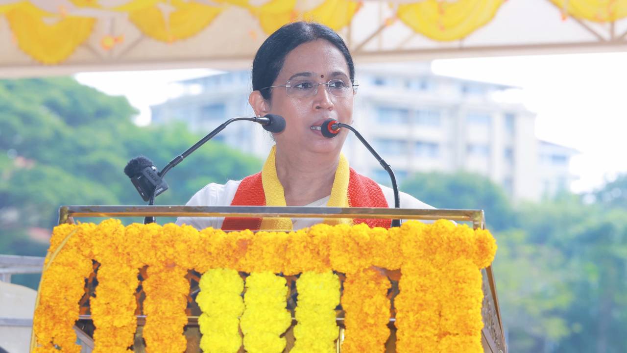 Kannada Rajyotsava: ಪಂಚ ಗ್ಯಾರಂಟಿಗಳಿಂದ ಮಹಿಳಾ ಸಬಲೀಕರಣಕ್ಕೆ ಹೊಸ ಆಯಾಮ: ಲಕ್ಷ್ಮೀ ಹೆಬ್ಬಾಳ್ಕರ್