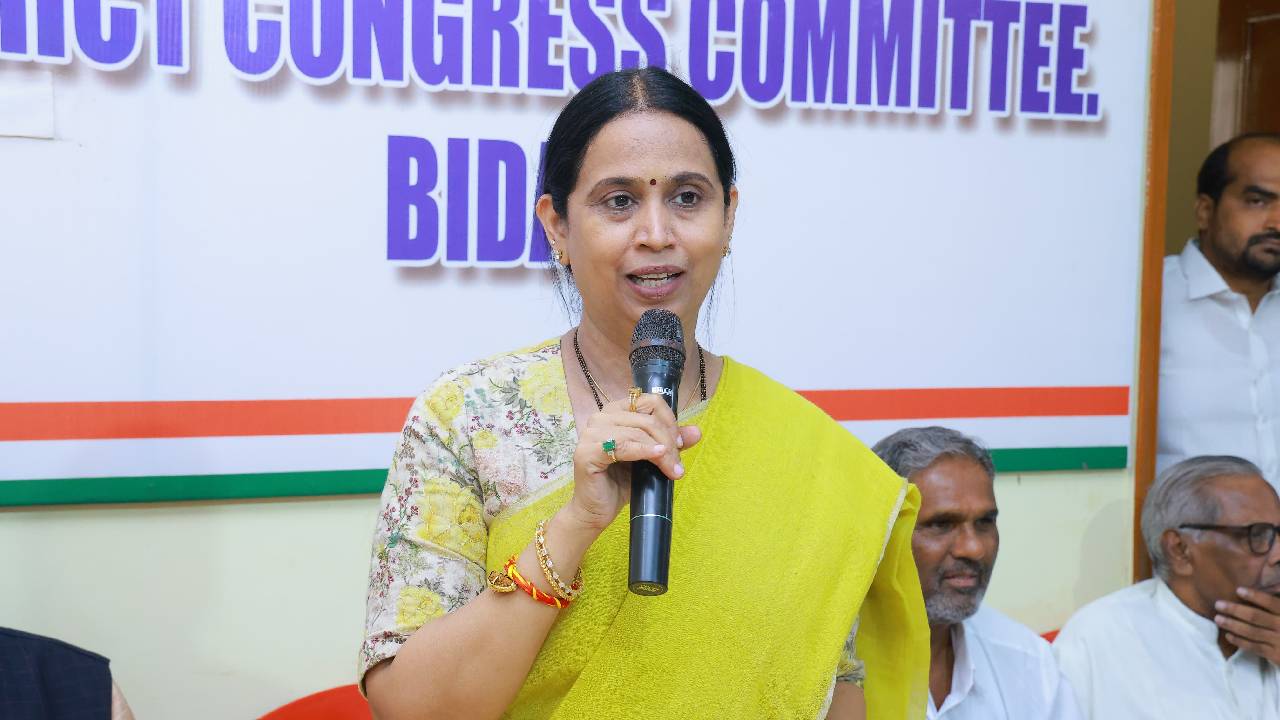 Laxmi Hebbalkar: ಕೇಂದ್ರದಲ್ಲಿ ಕಾಂಗ್ರೆಸ್ ಅಧಿಕಾರಕ್ಕೆ ಬರುವ ದಿನಗಳು ದೂರವಿಲ್ಲ ಎಂದ ಲಕ್ಷ್ಮಿ ಹೆಬ್ಬಾಳ್ಕರ್