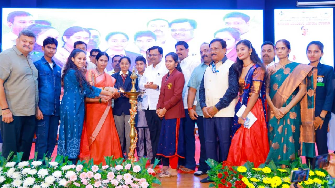 Laxmi Hebbalkar: ಪಾಲಕರ ಕನಸನ್ನು ನನಸಾಗಿಸುವುದು ಮಕ್ಕಳ ಕರ್ತವ್ಯ: ಲಕ್ಷ್ಮಿ ಹೆಬ್ಬಾಳ್ಕರ್