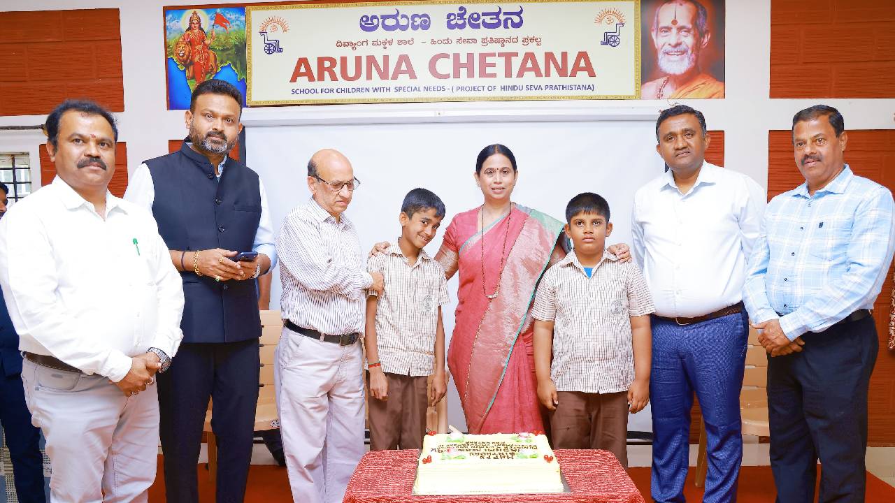 ವಿಶೇಷ ಚೇತನ ಮಕ್ಕಳೊಂದಿಗೆ ಹುಟ್ಟುಹಬ್ಬ ಆಚರಿಸಿಕೊಂಡ ಹೆಬ್ಬಾಳ್ಕರ್