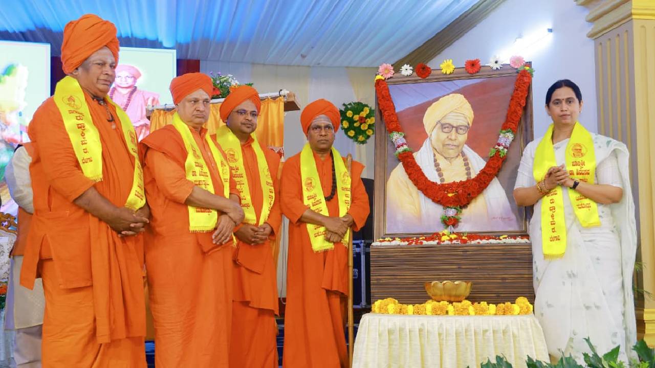 Laxmi Hebbalkar: ಮಠಗಳ ಸೇವಾ ಕಾರ್ಯ ಸರ್ಕಾರಕ್ಕೆ ಸ್ಫೂರ್ತಿ: ಲಕ್ಷ್ಮಿ ಹೆಬ್ಬಾಳ್ಕರ್